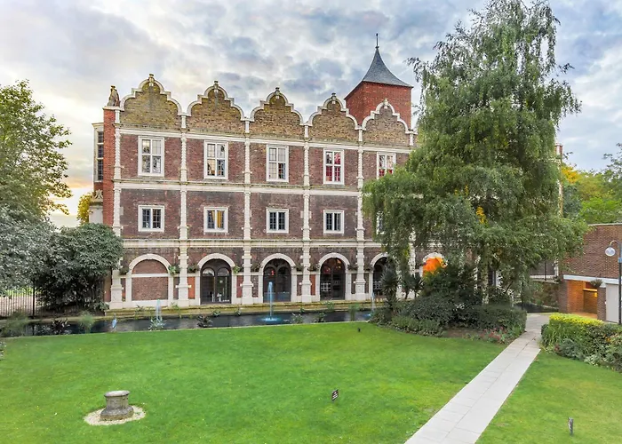 Safestay London Kensington Holland Park (Adults Only)Hostel